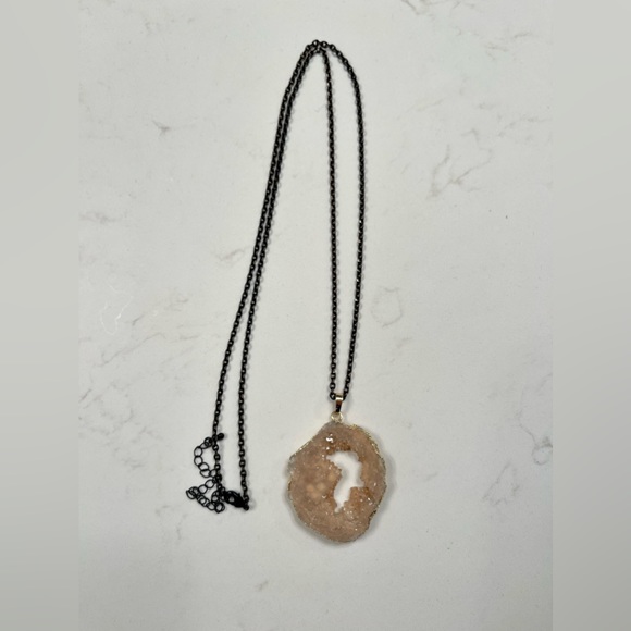 Gold Geode Pendant Necklace - Picture 3 of 5